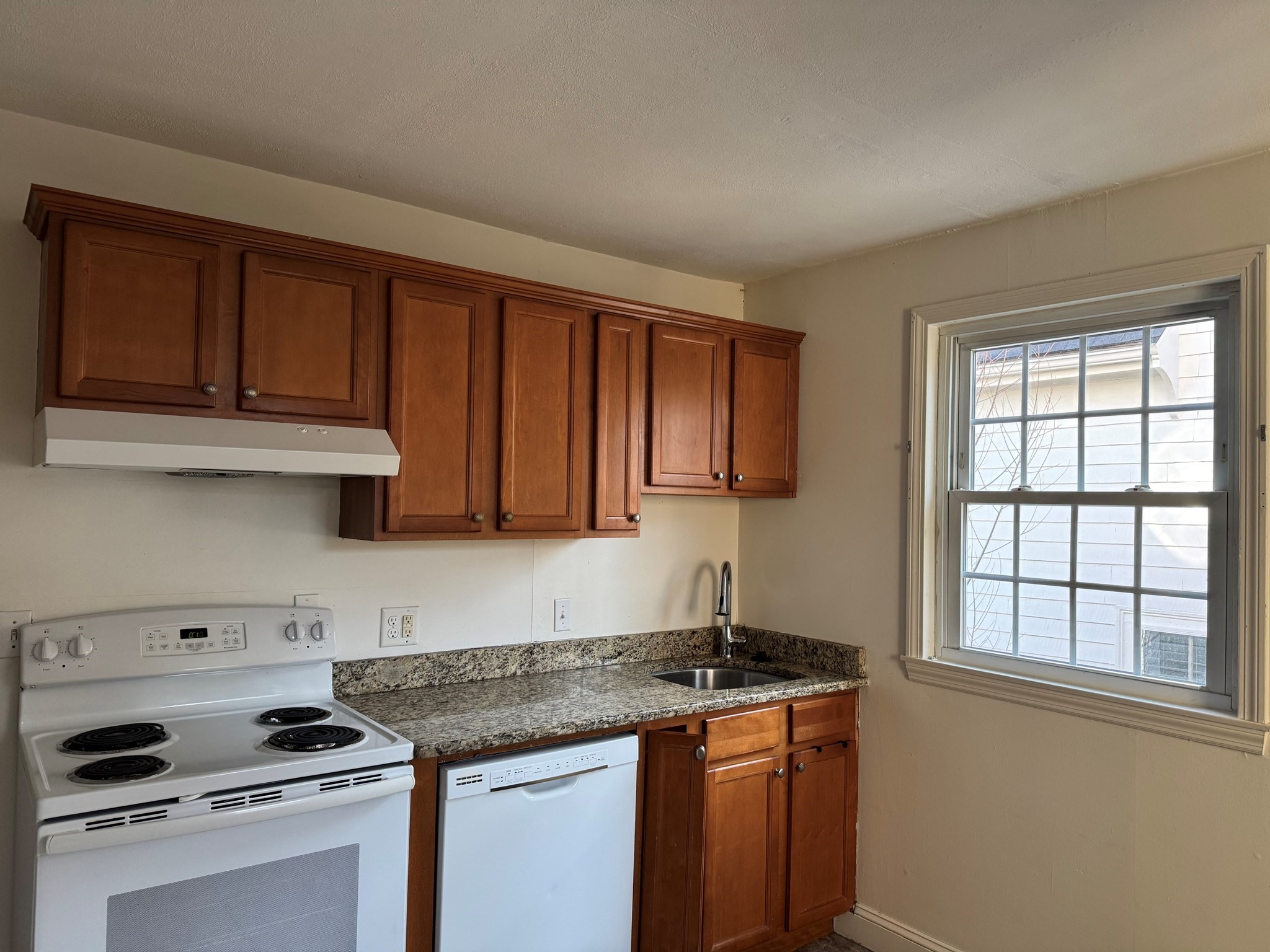 9 Hillside Avenue # 4 Property Photo 2