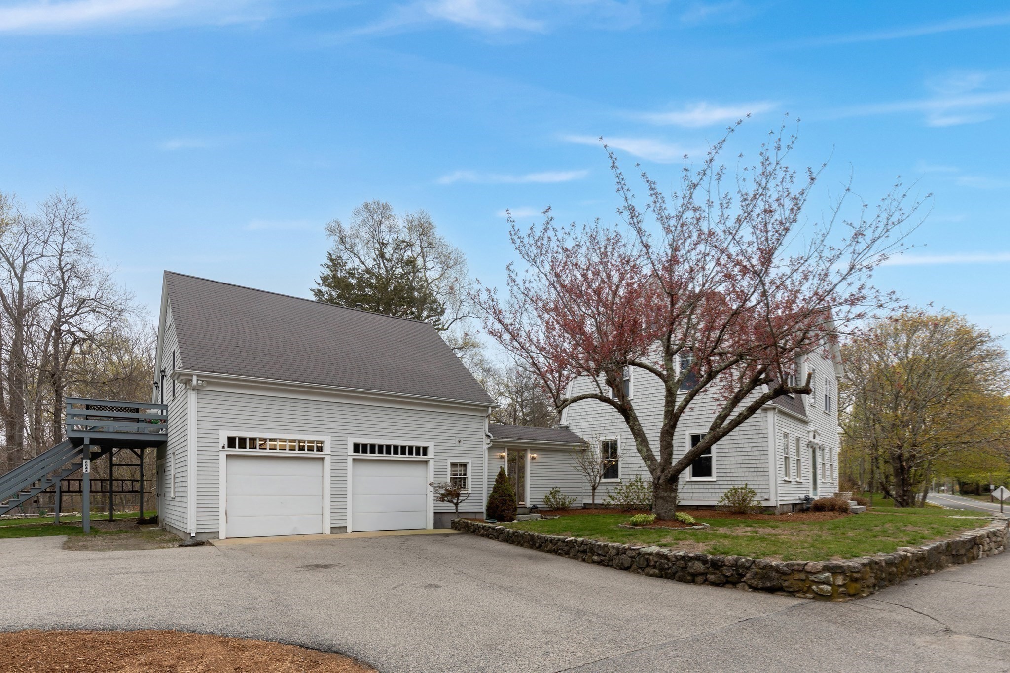 684 Country Way Property Photo 3