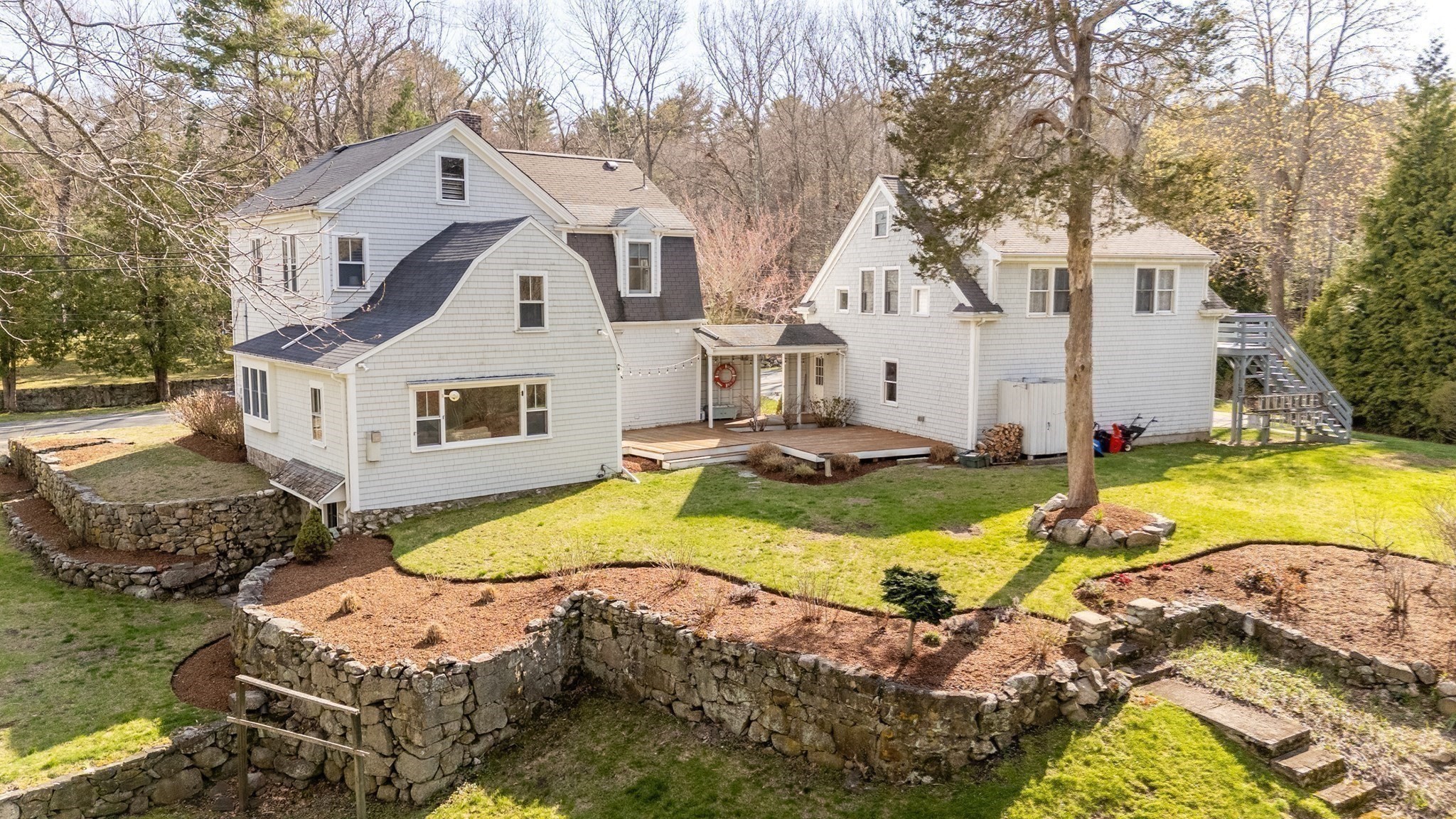 684 Country Way Property Photo 4