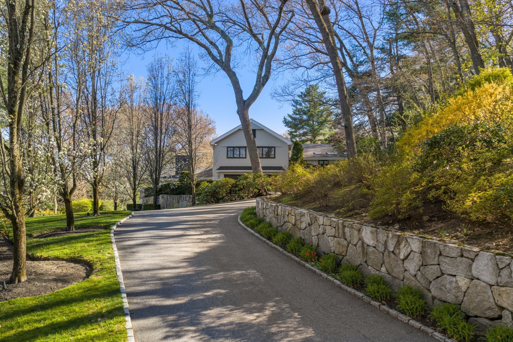 44 Meadowbrook Road Property Photo 2