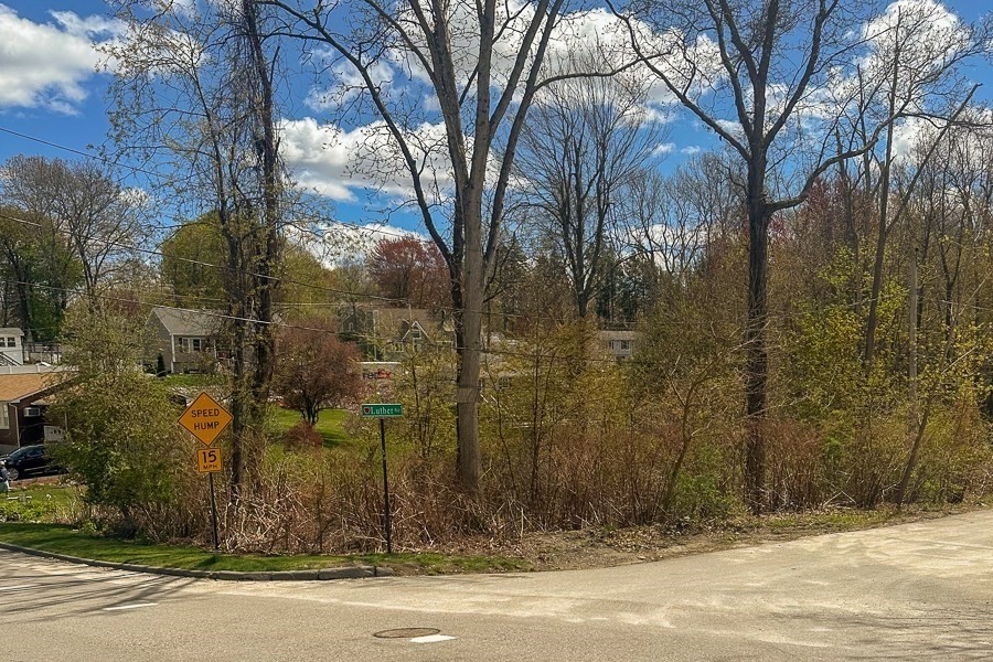9 Luther Ave Property Photo 1