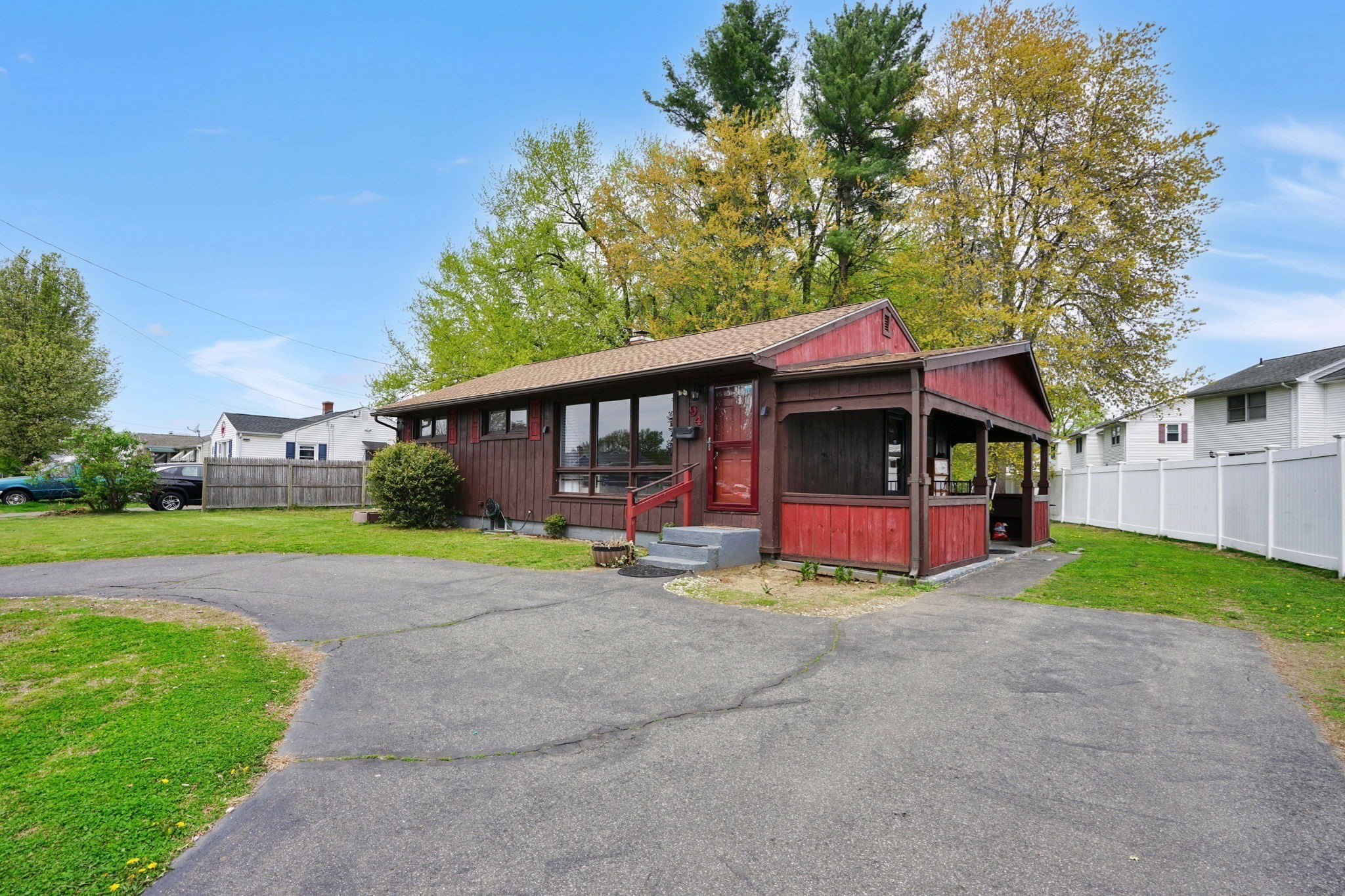 94 Cora Ave Property Photo 3