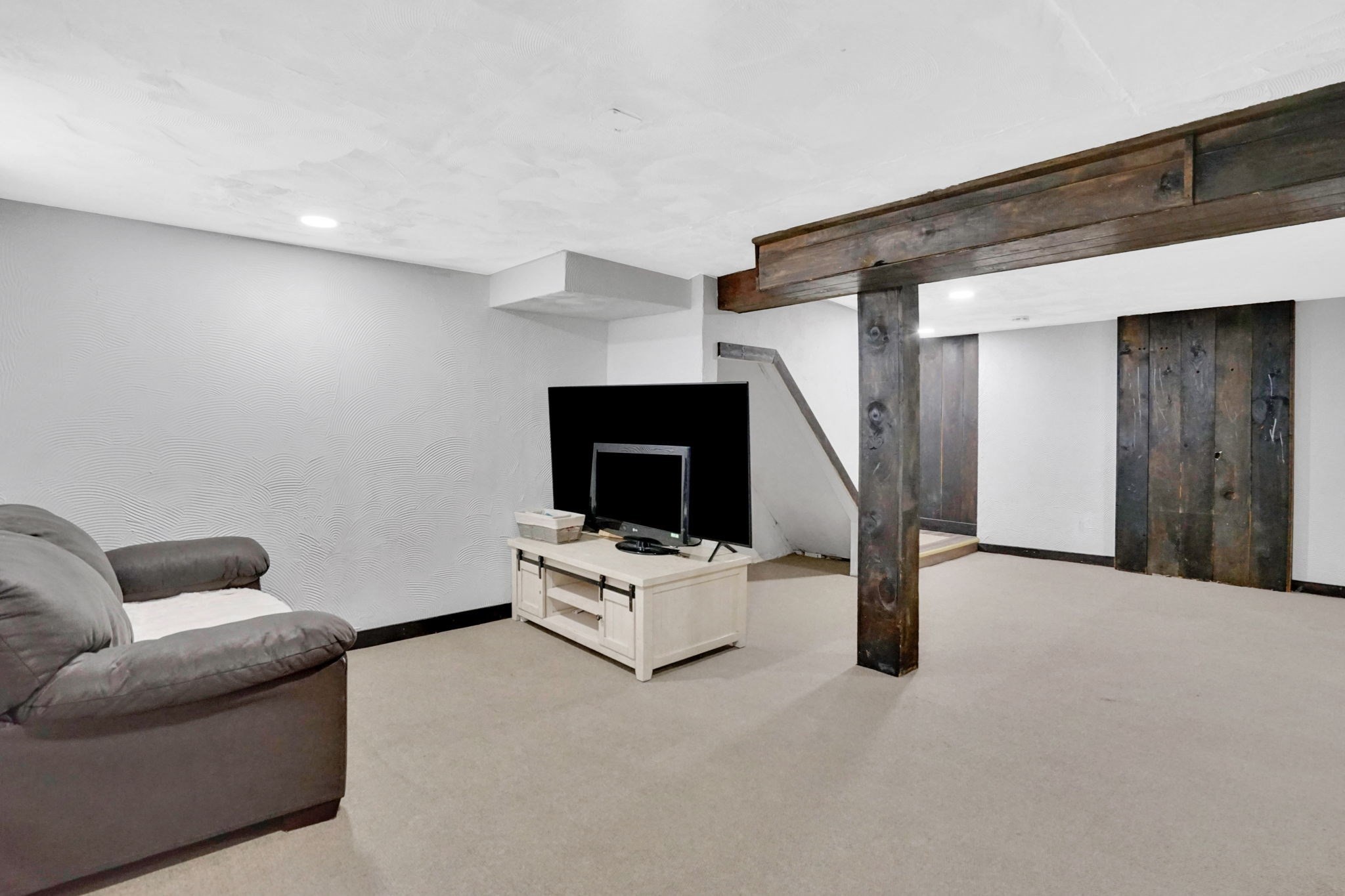 94 Cora Ave Property Photo 37