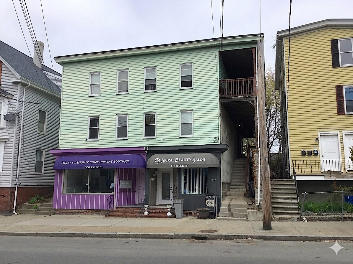 149 Washington St Property Photo 1