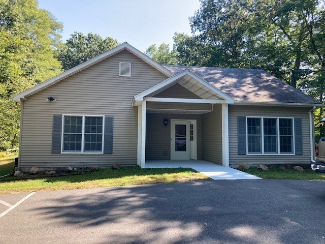 74 N Hatfield Rd Property Photo 1