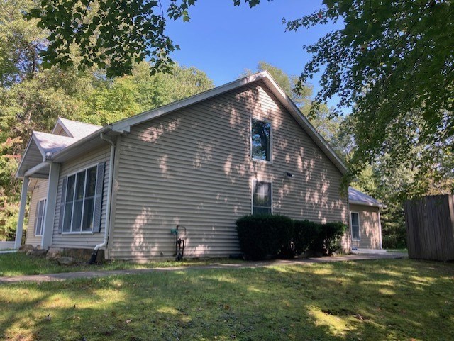 74 N Hatfield Rd Property Photo 3