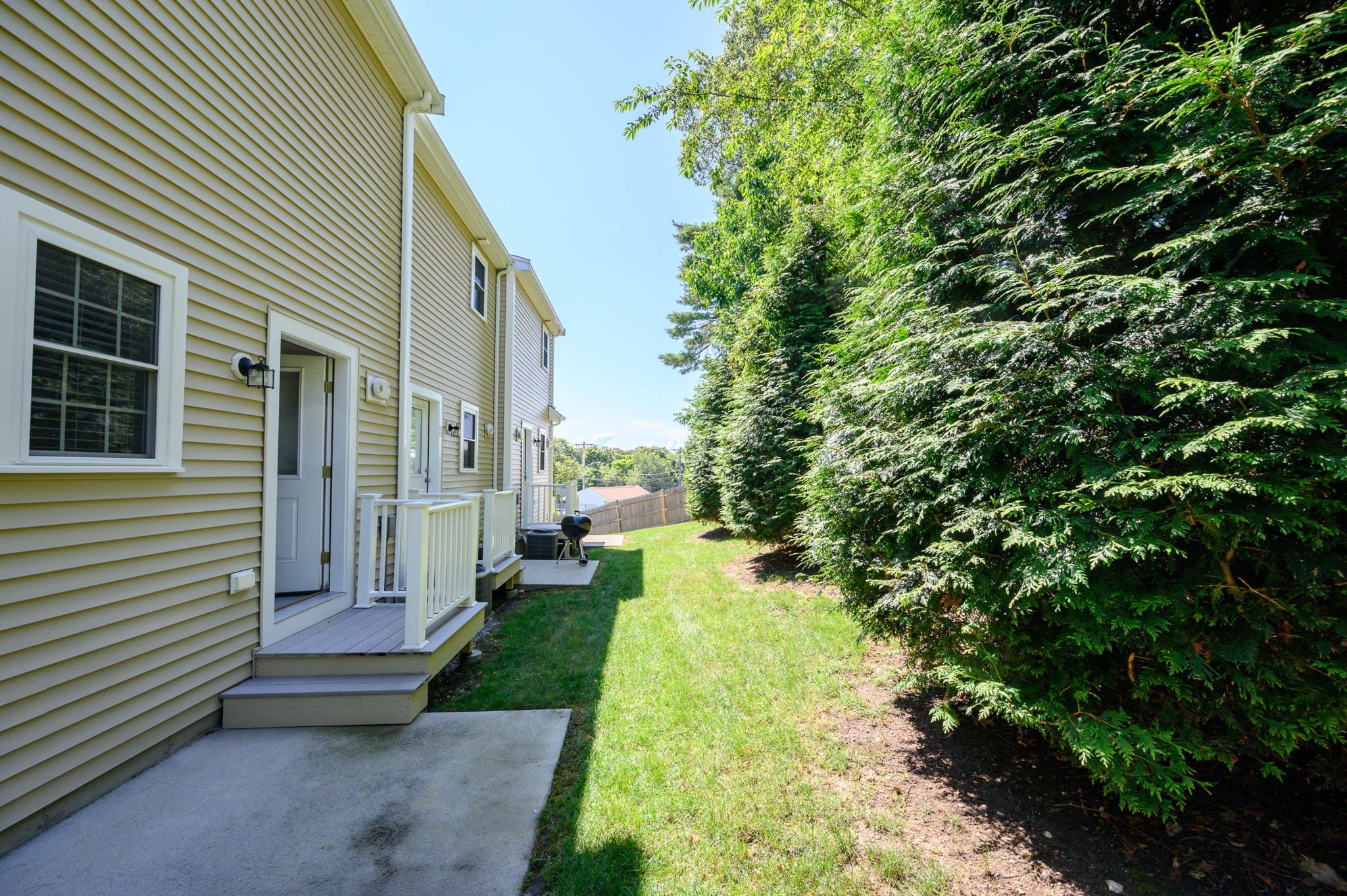1148 Bedford St Property Photo 5