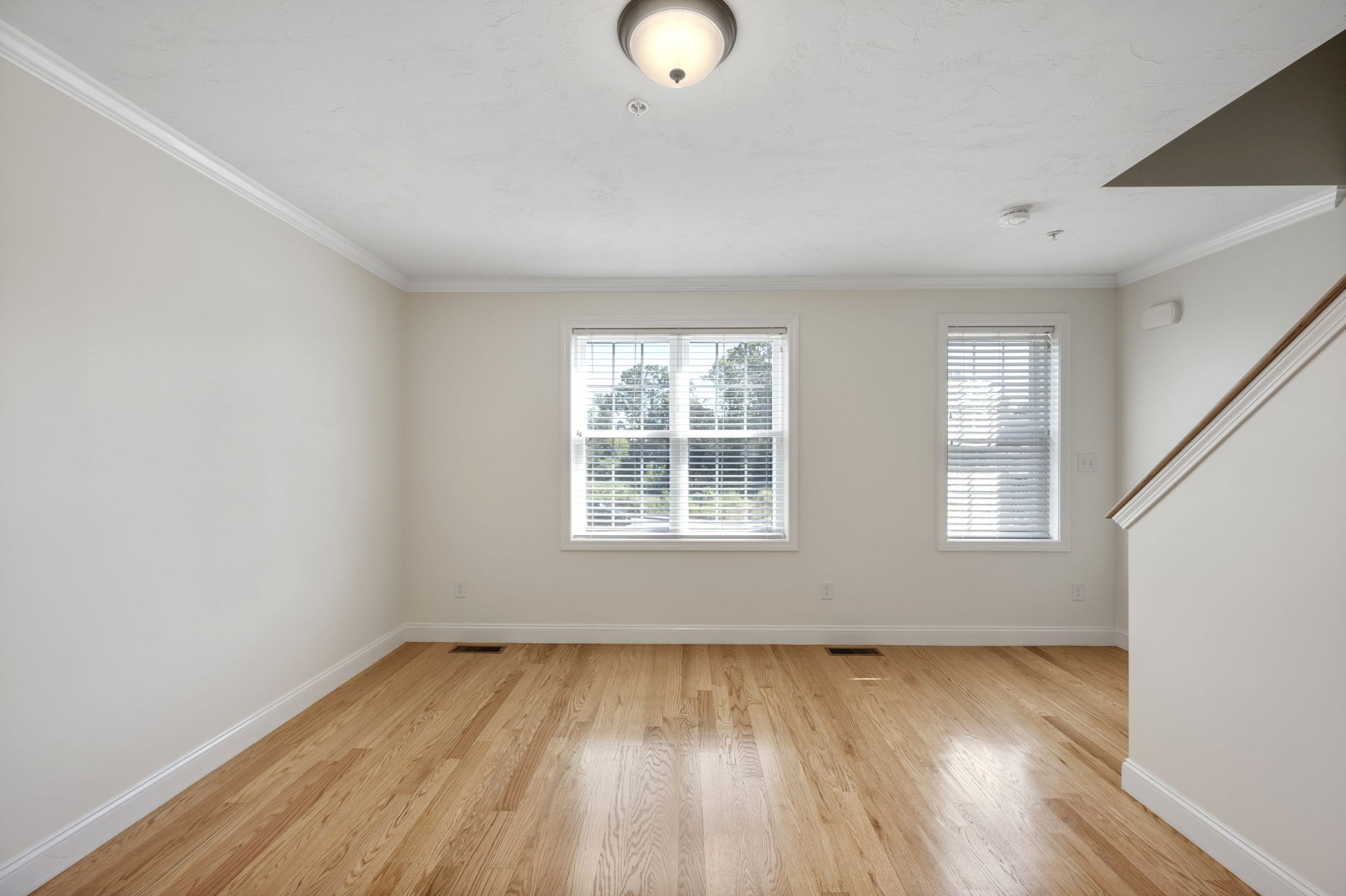 1148 Bedford St Property Photo 7