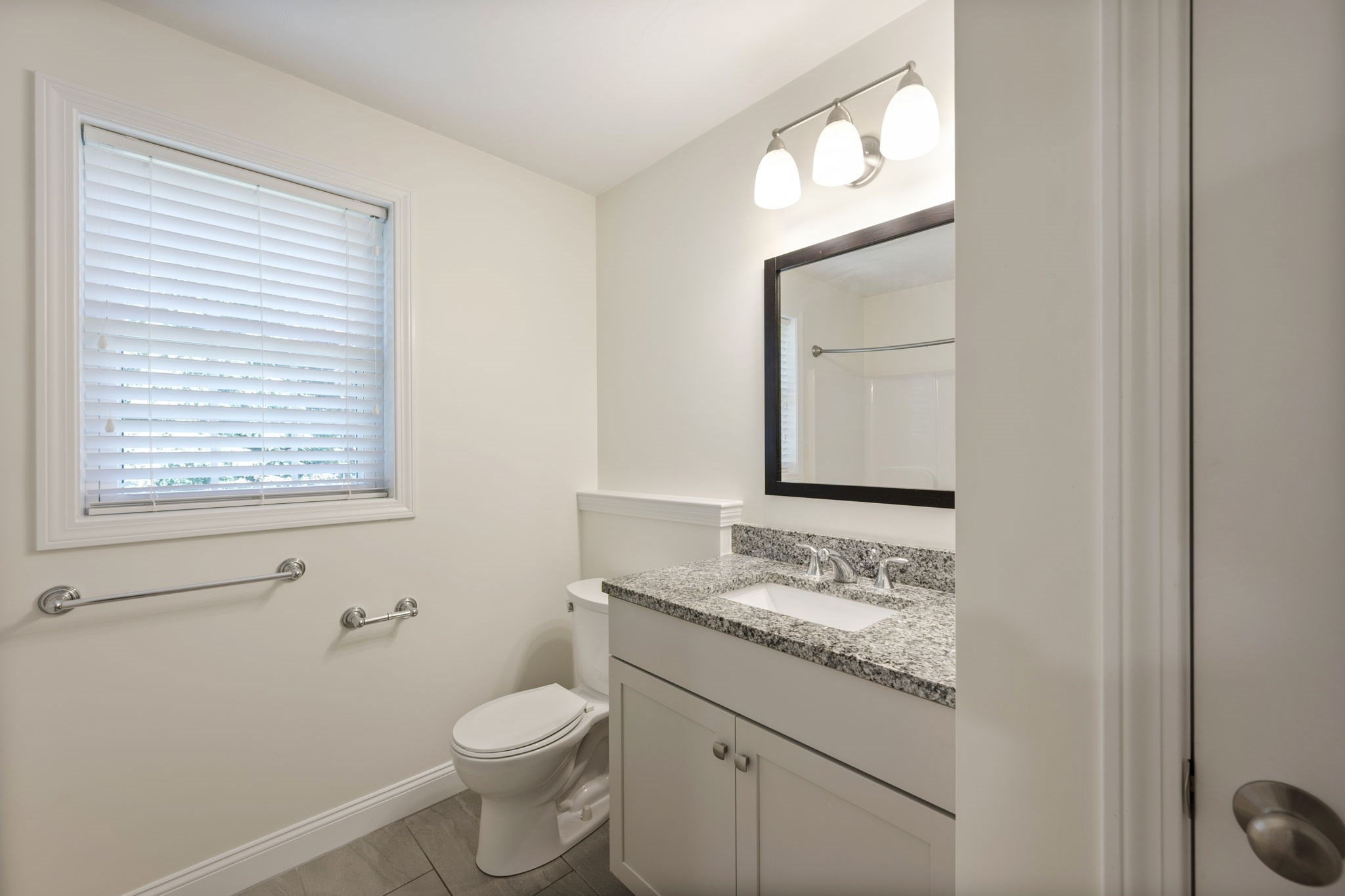 1148 Bedford St Property Photo 13