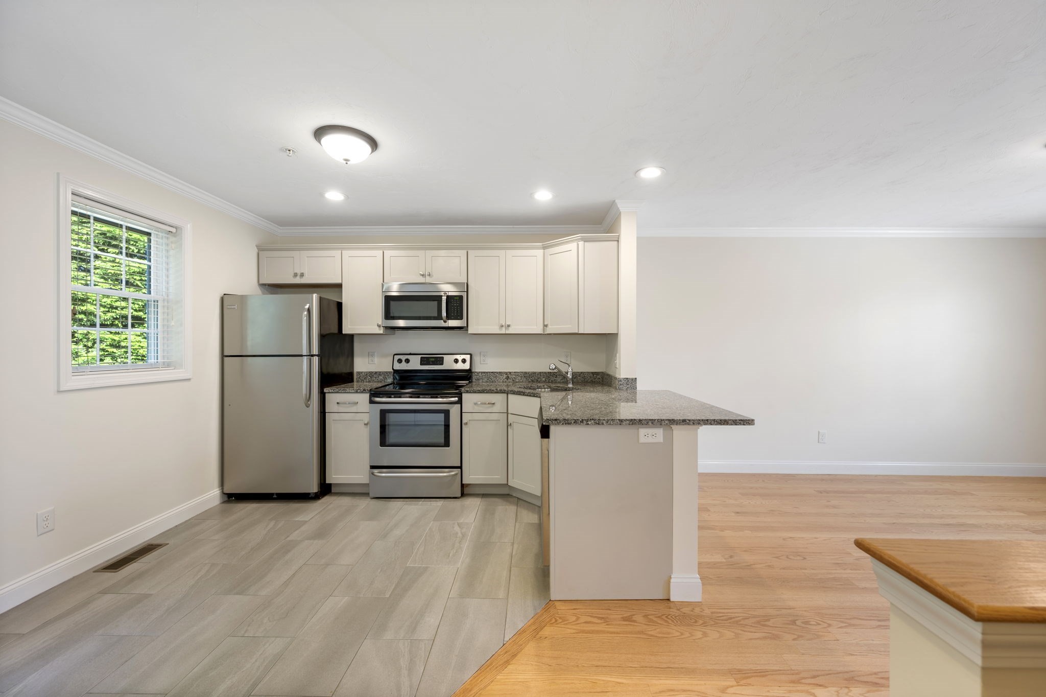 1148 Bedford St Property Photo 15