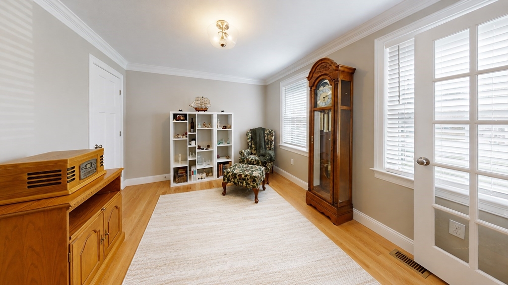 287 Wareham Property Photo 7
