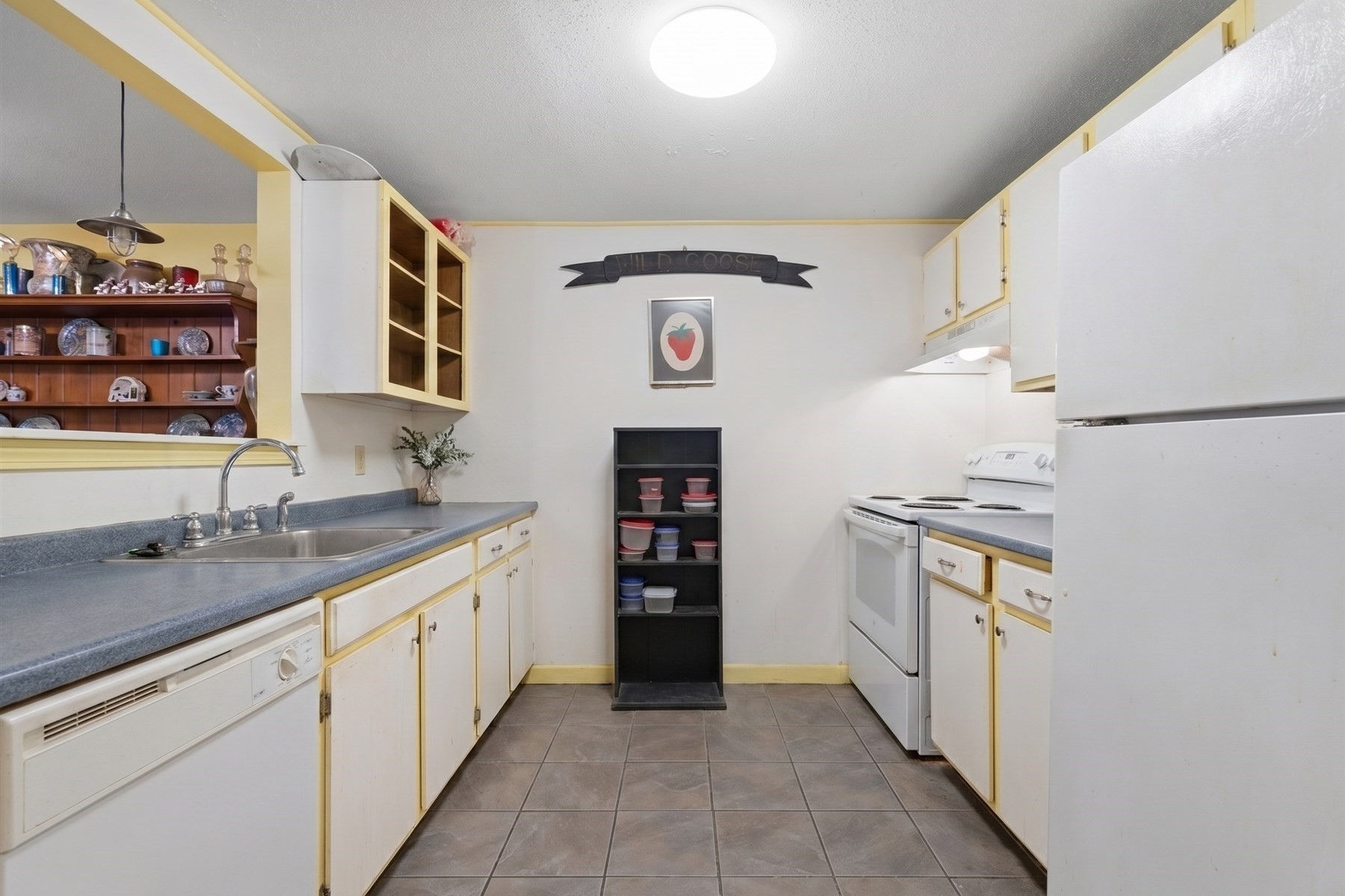 2 Marc Dr Property Photo 6