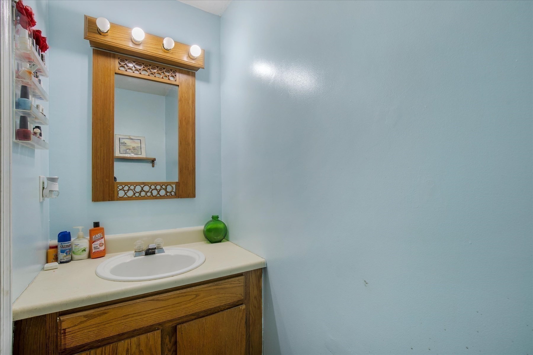 2 Marc Dr Property Photo 21