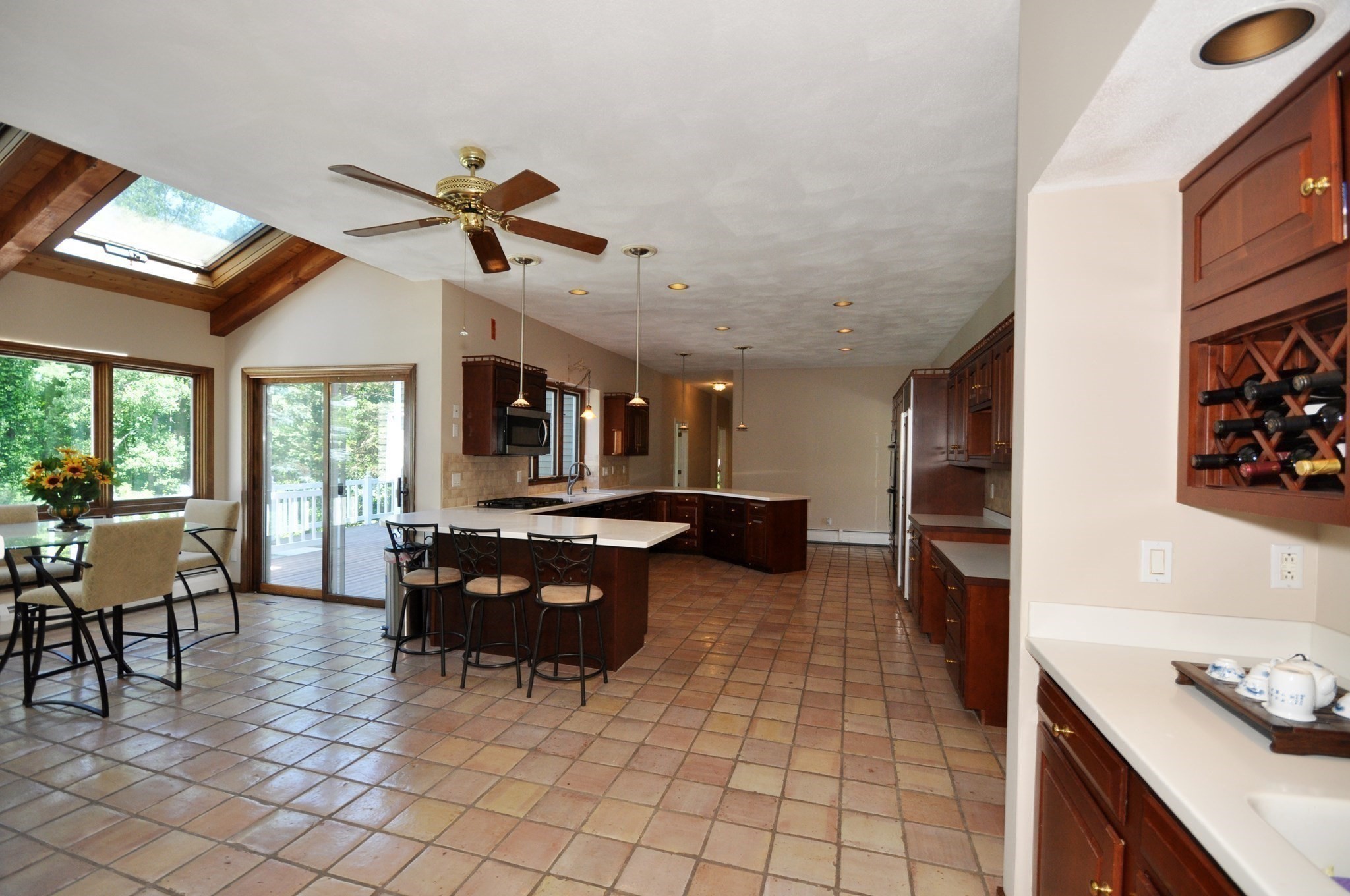 9 Breezy Point Rd Property Photo 13