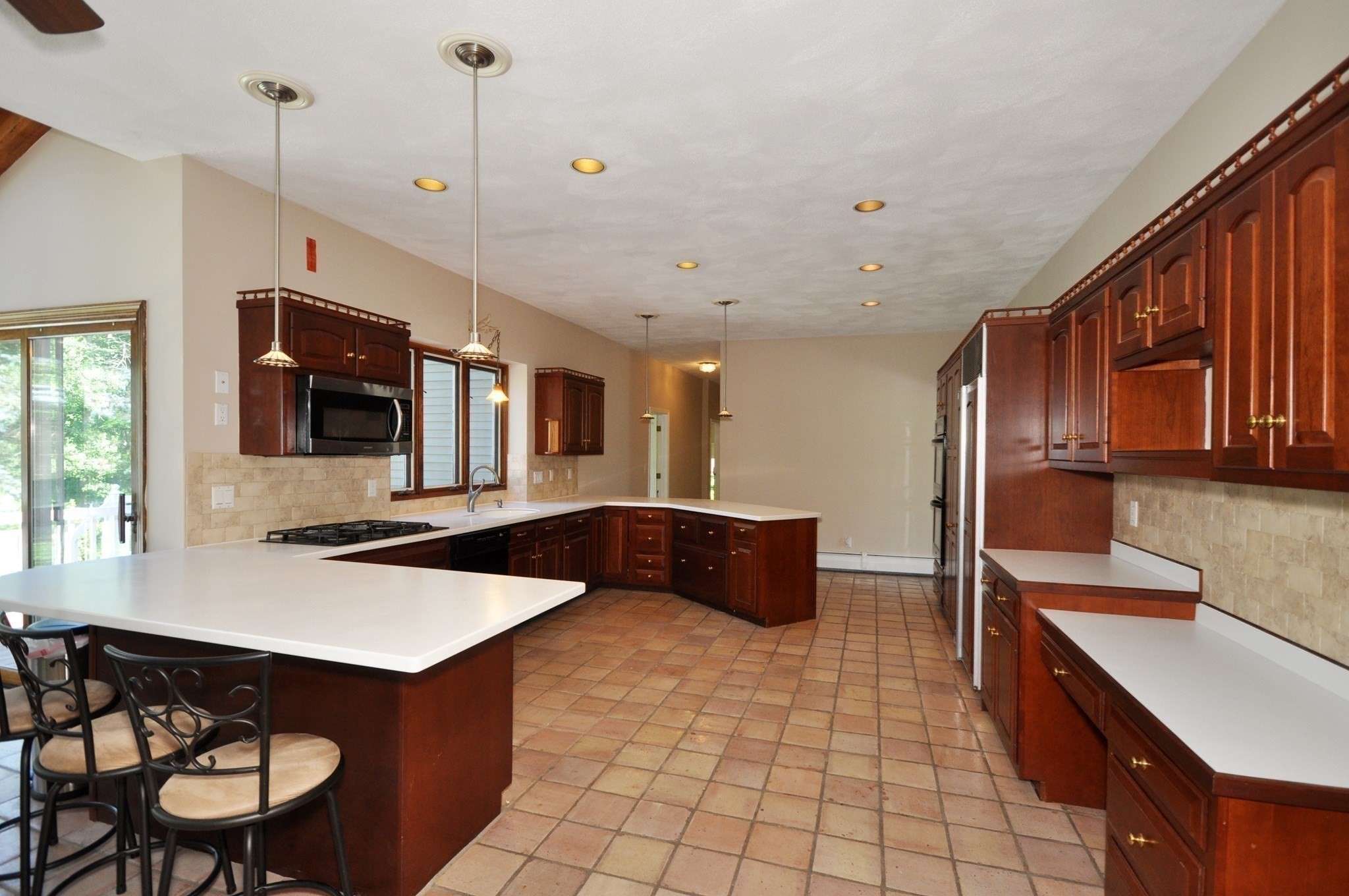 9 Breezy Point Rd Property Photo 16