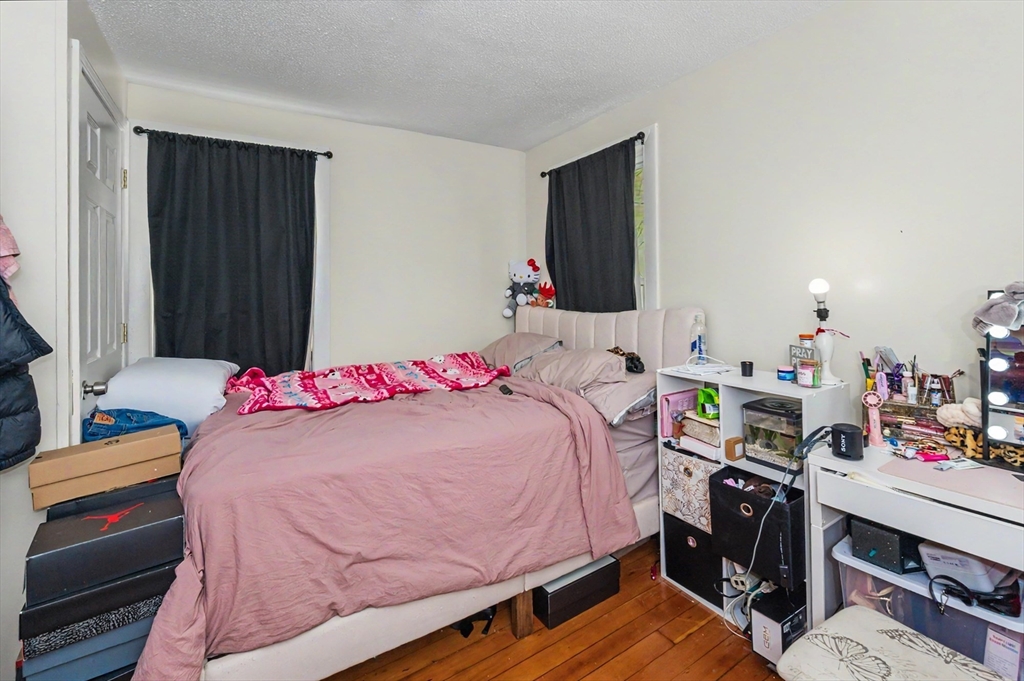 492 Fletcher St Property Photo 10