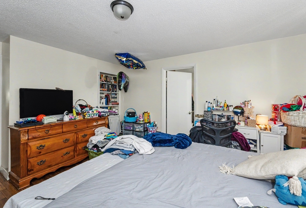 492 Fletcher St Property Photo 14