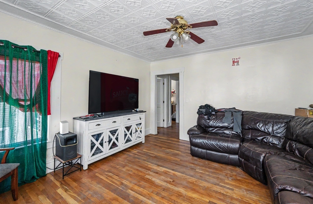 492 Fletcher St Property Photo 19