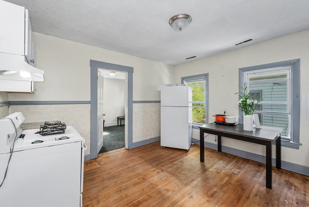 492 Fletcher St Property Photo 22