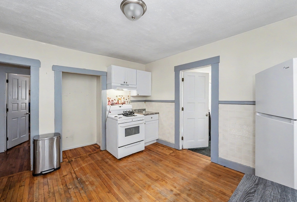 492 Fletcher St Property Photo 23