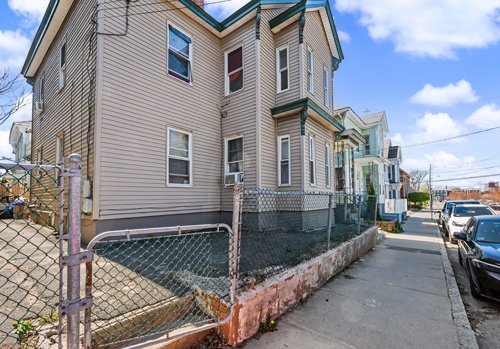 492 Fletcher St Property Photo 40