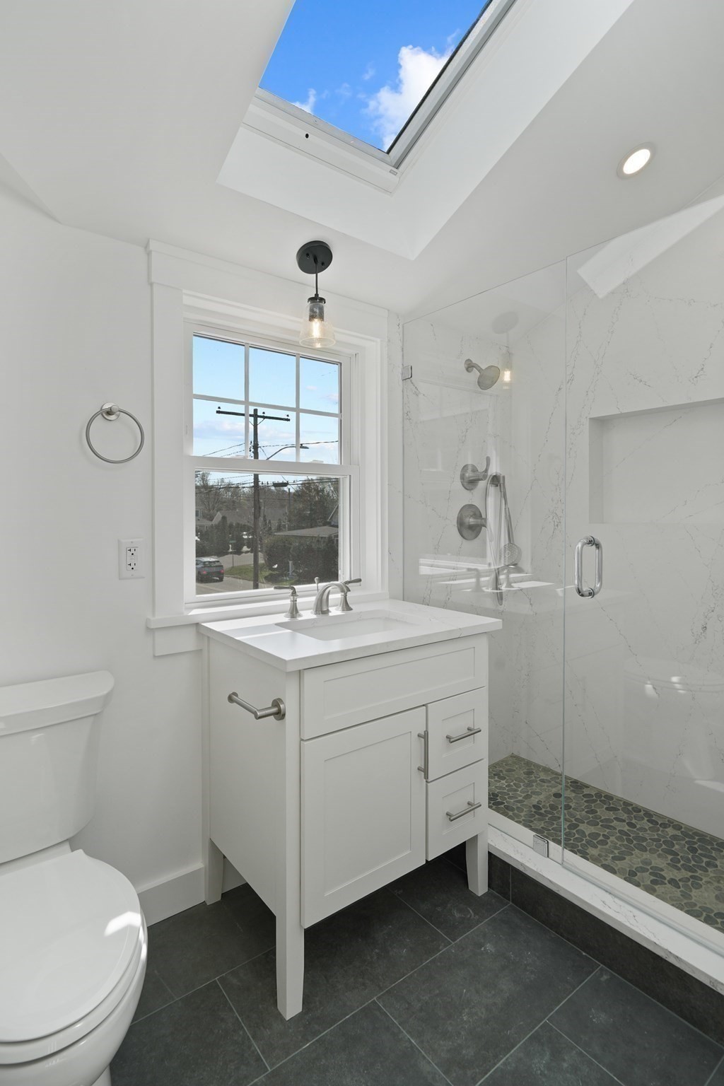 33 Vineyard Ave Property Photo 17
