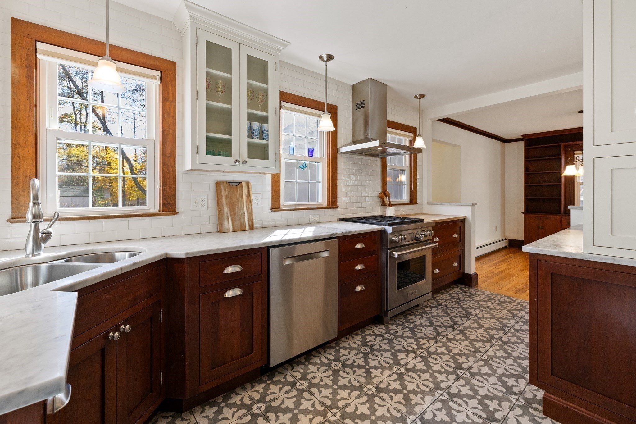 61 Woodlawn Ave Property Photo 11