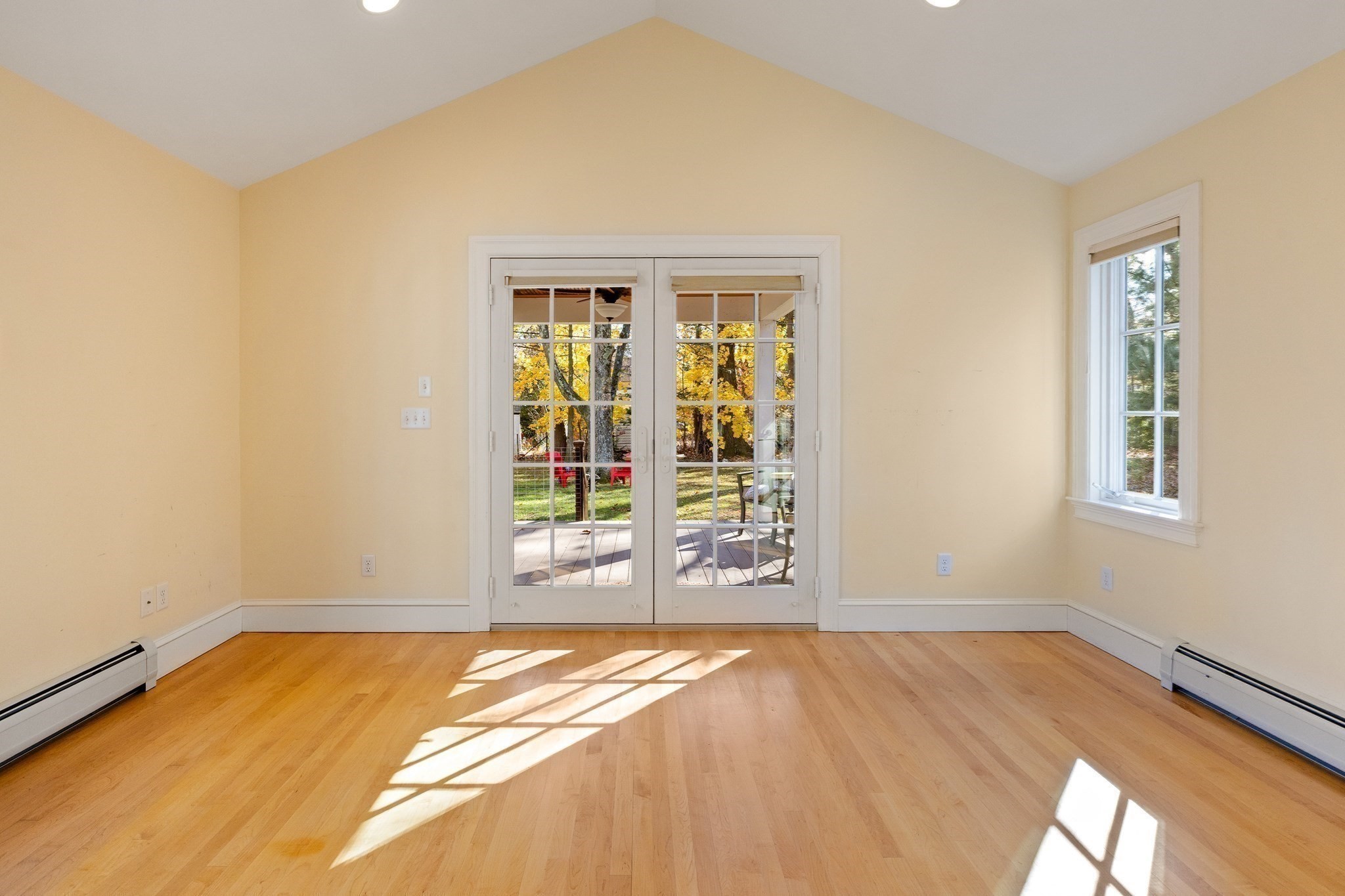61 Woodlawn Ave Property Photo 23