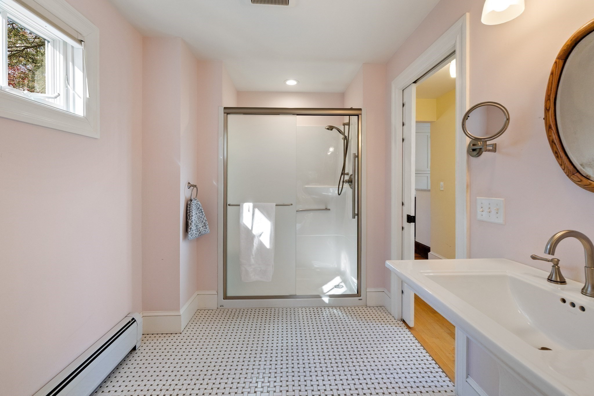 61 Woodlawn Ave Property Photo 26