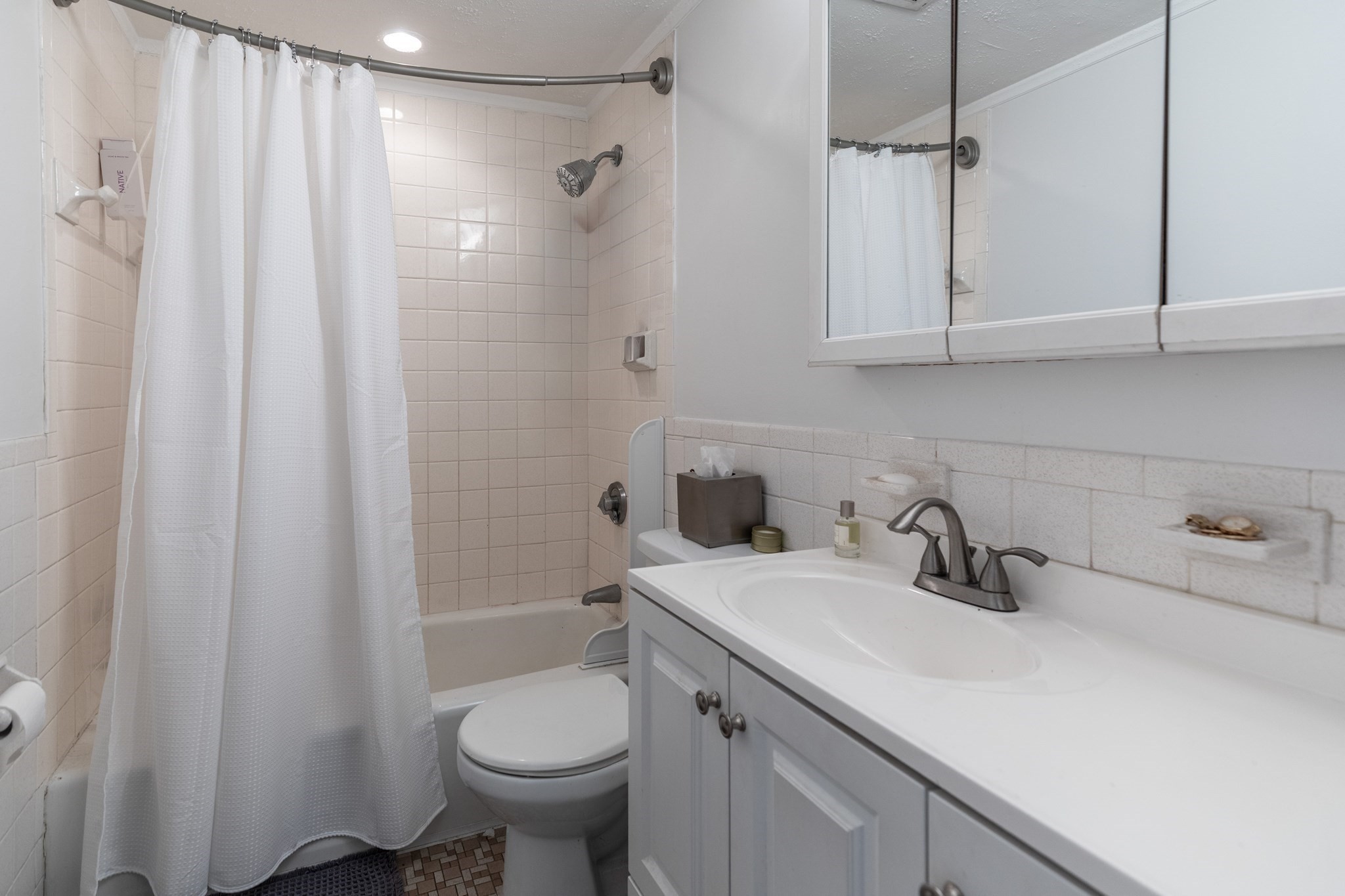 64 W Cedar St # 5 Property Photo 12
