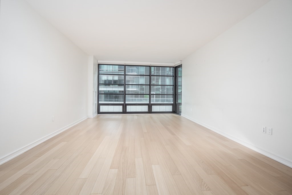 580 Washington # 311 Property Photo 2