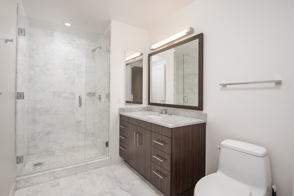 580 Washington # 311 Property Photo 6