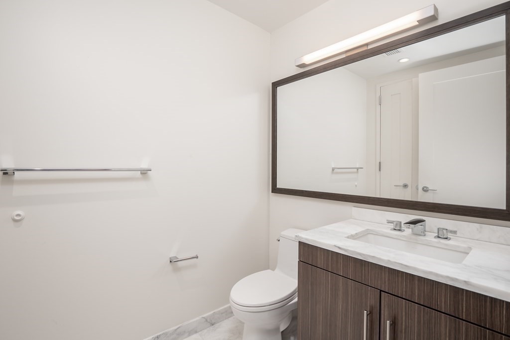 580 Washington # 311 Property Photo 7