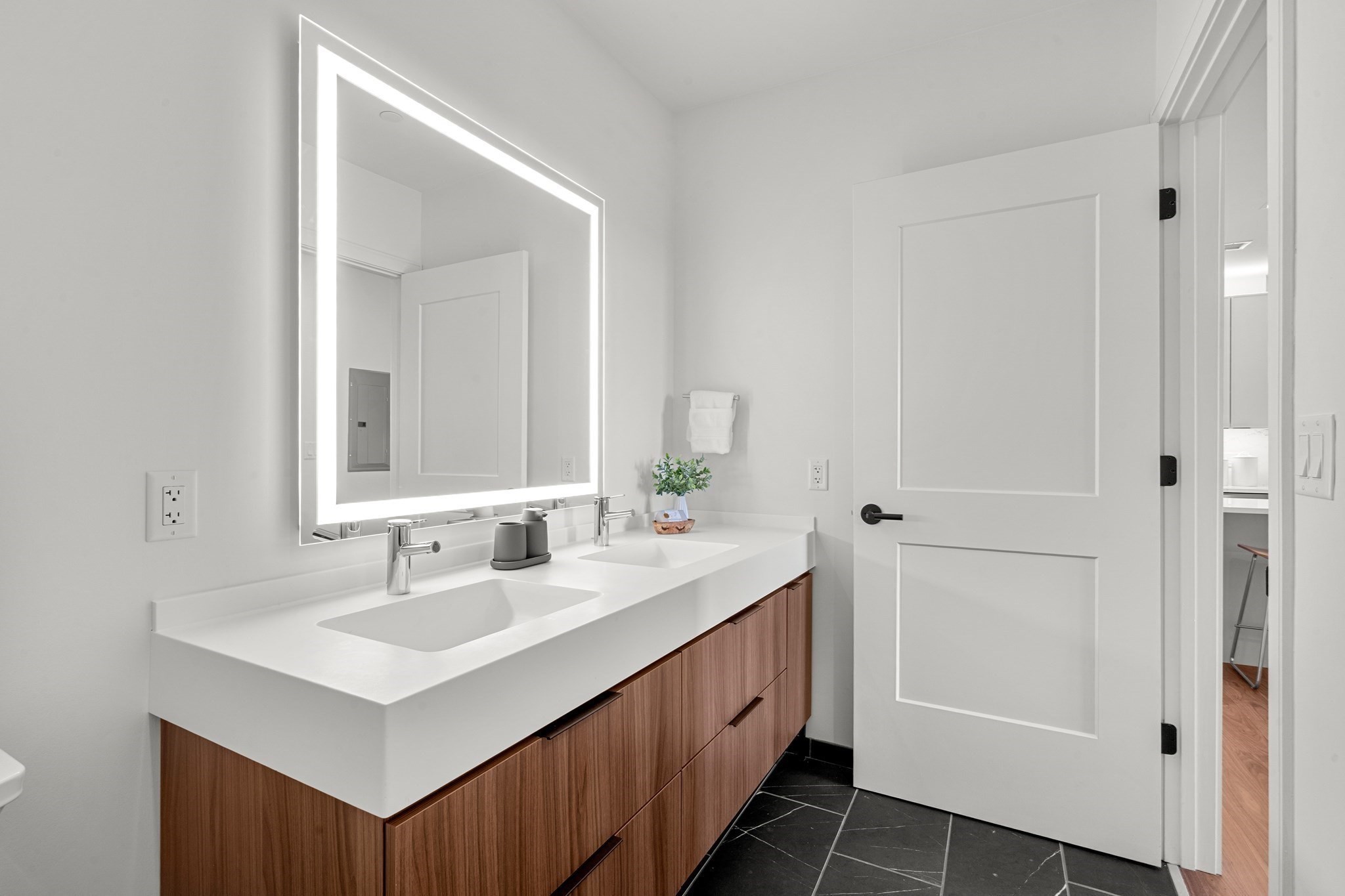 1515 Commonwealth Ave # 603 Property Photo 11