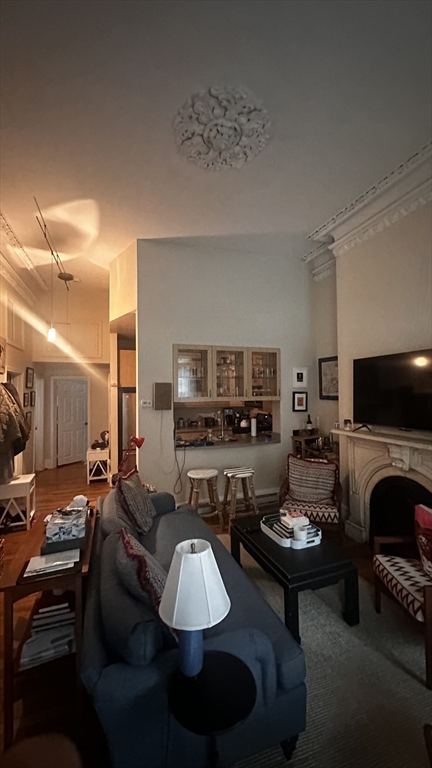 88 Waltham Street # 4 Property Photo 2