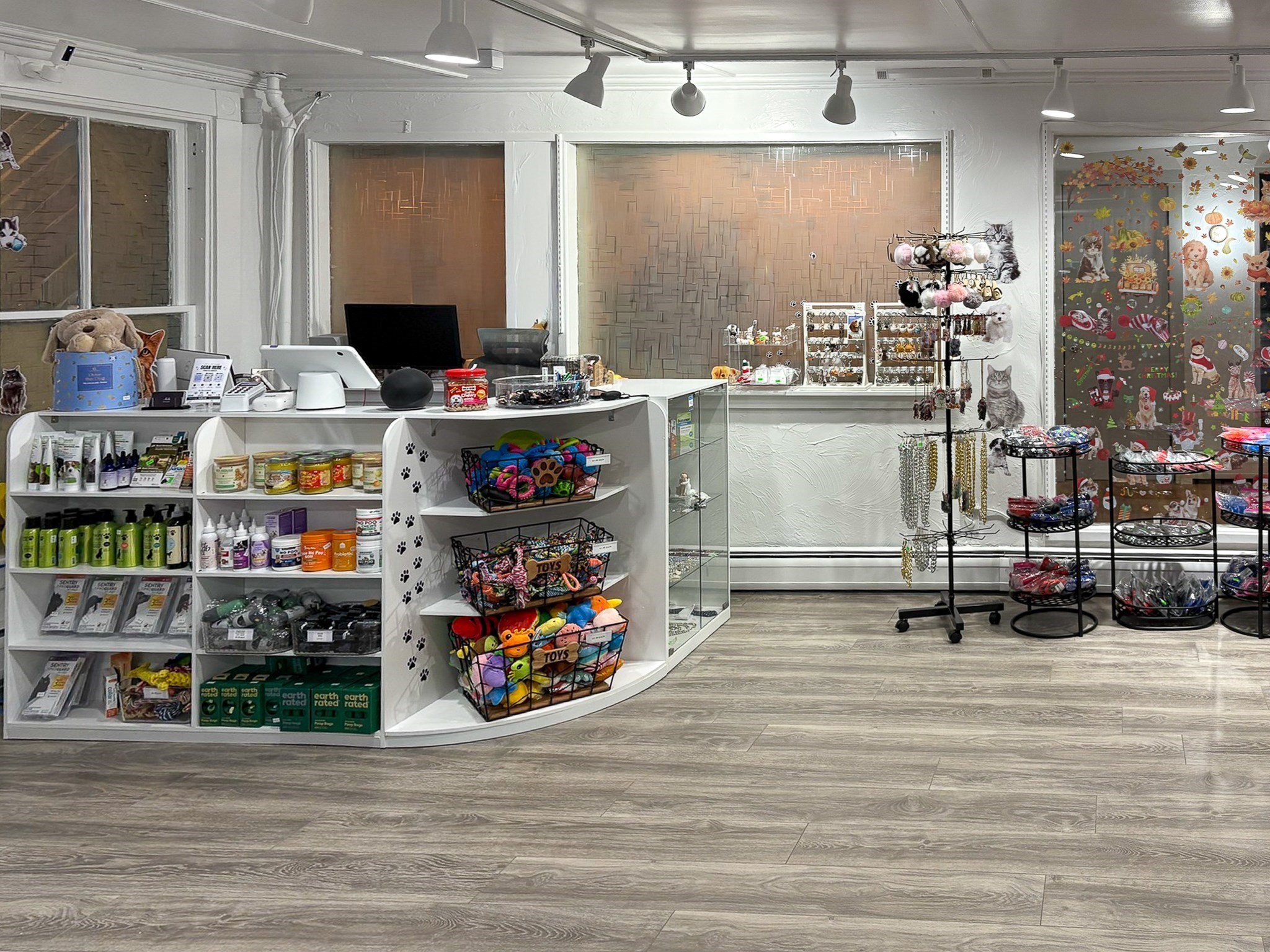 606 Main St # D Property Photo 4