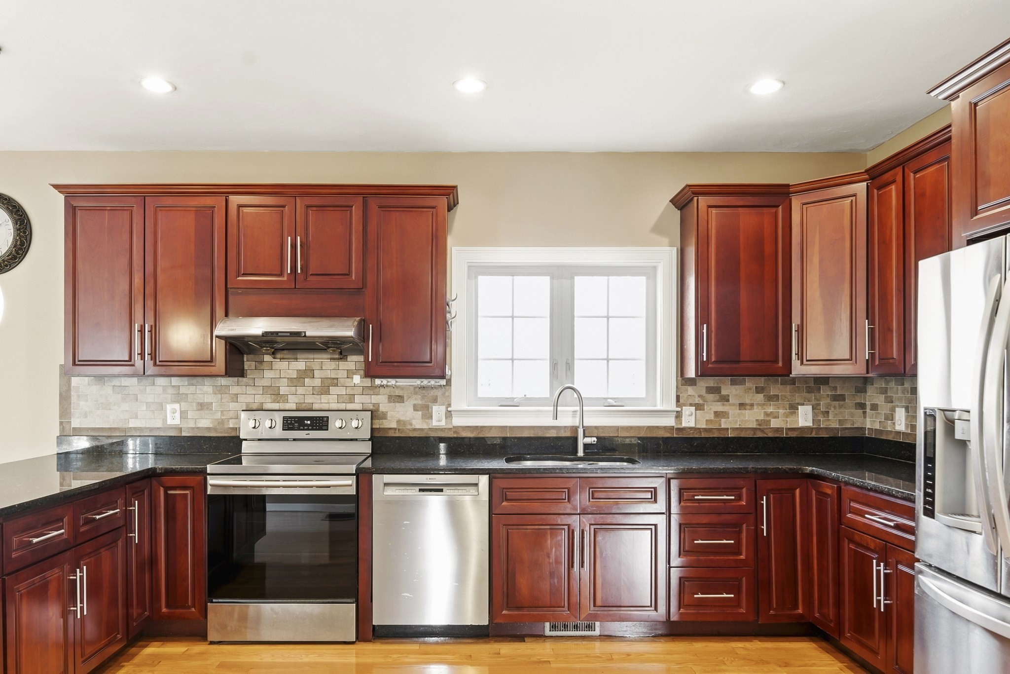 221 Chestnut St Property Photo 8