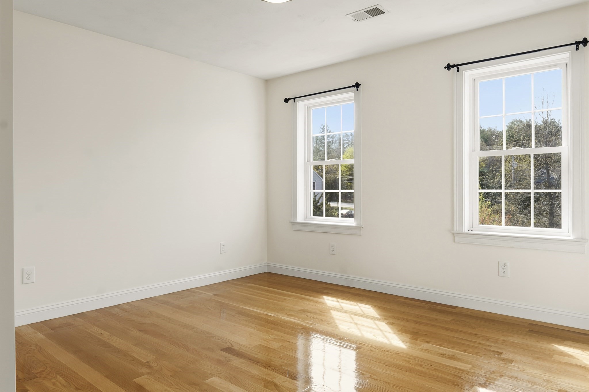 221 Chestnut St Property Photo 23