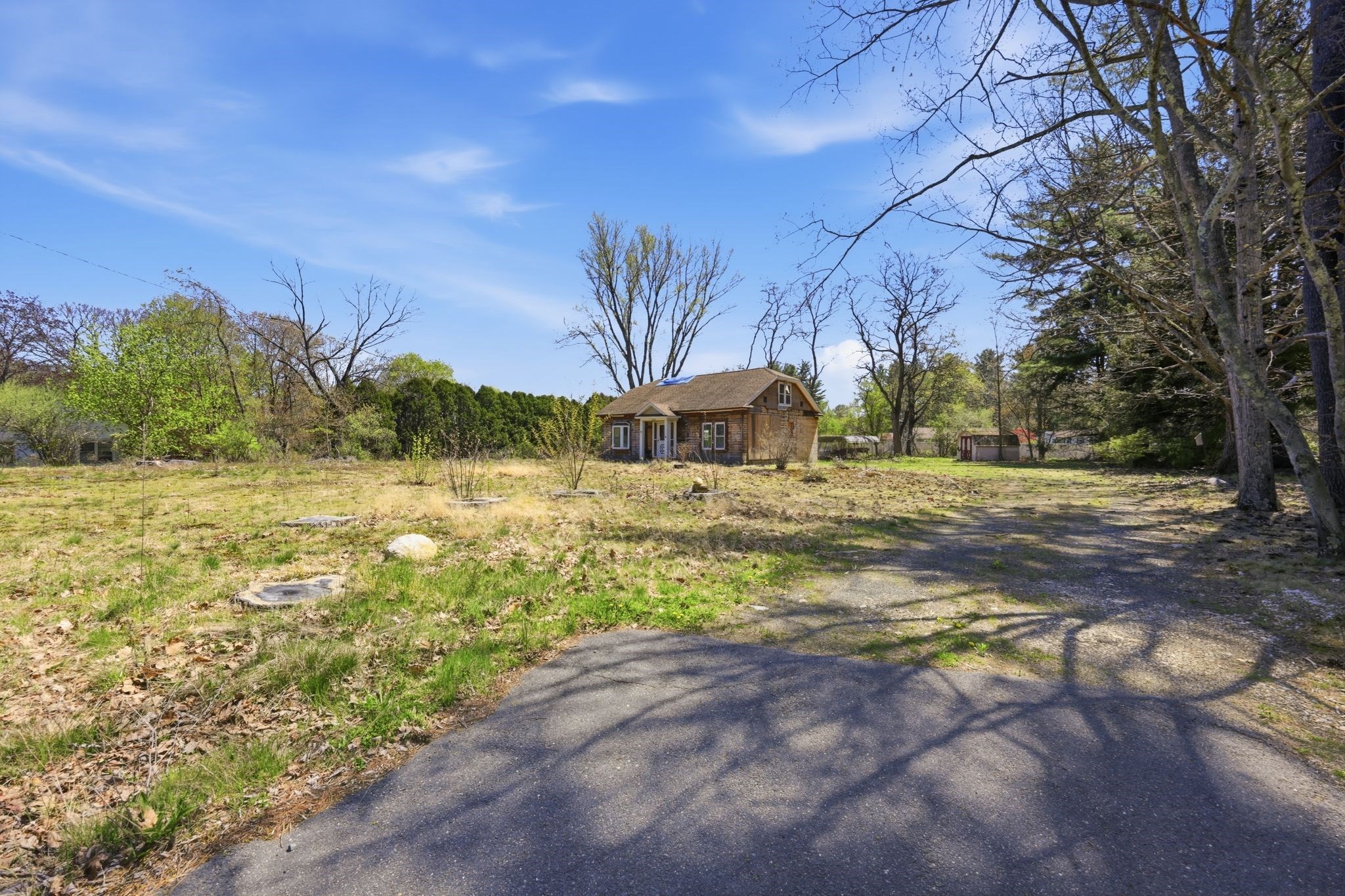 1024 Westhampton Rd Property Photo 4