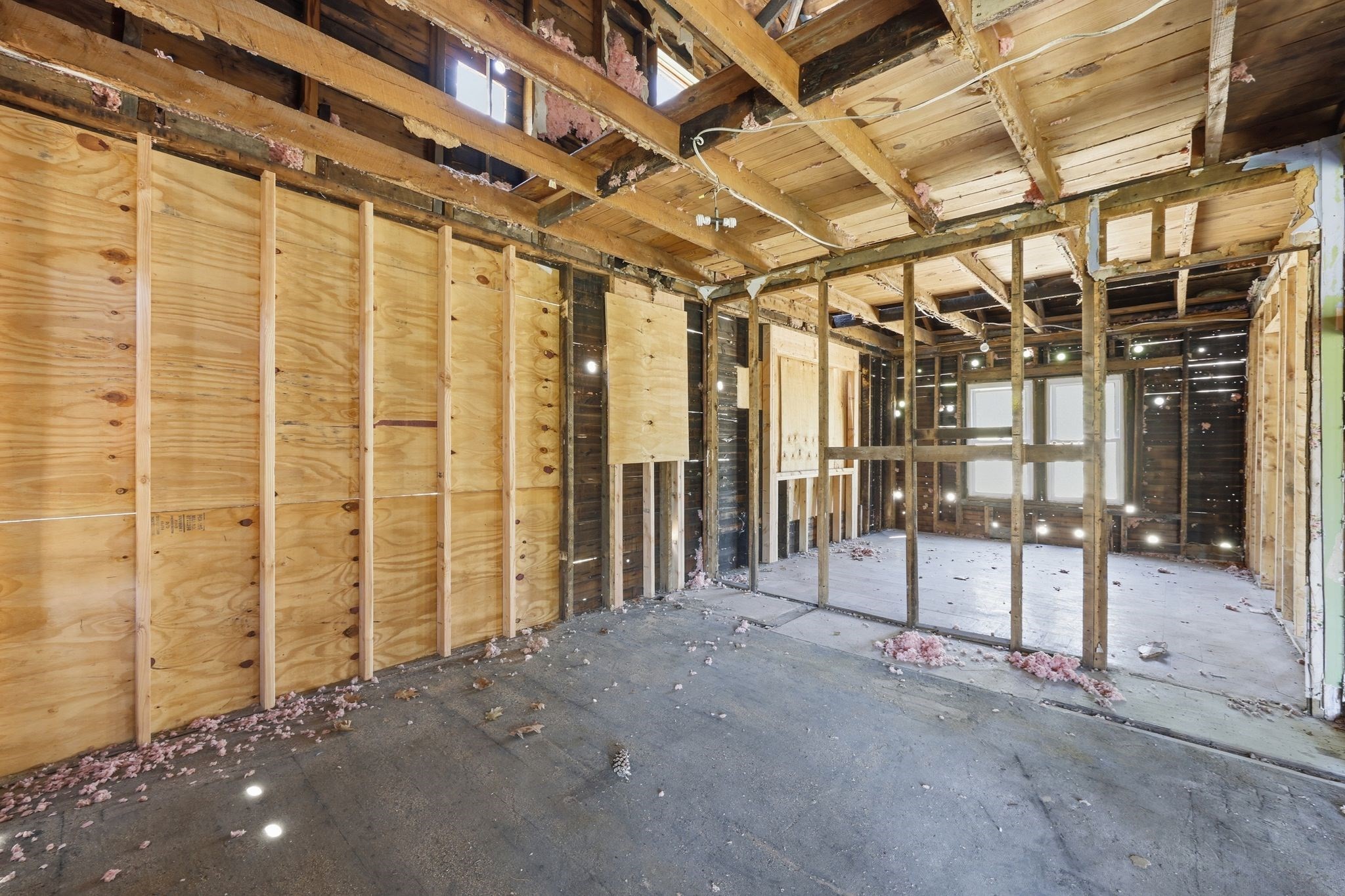 1024 Westhampton Rd Property Photo 11