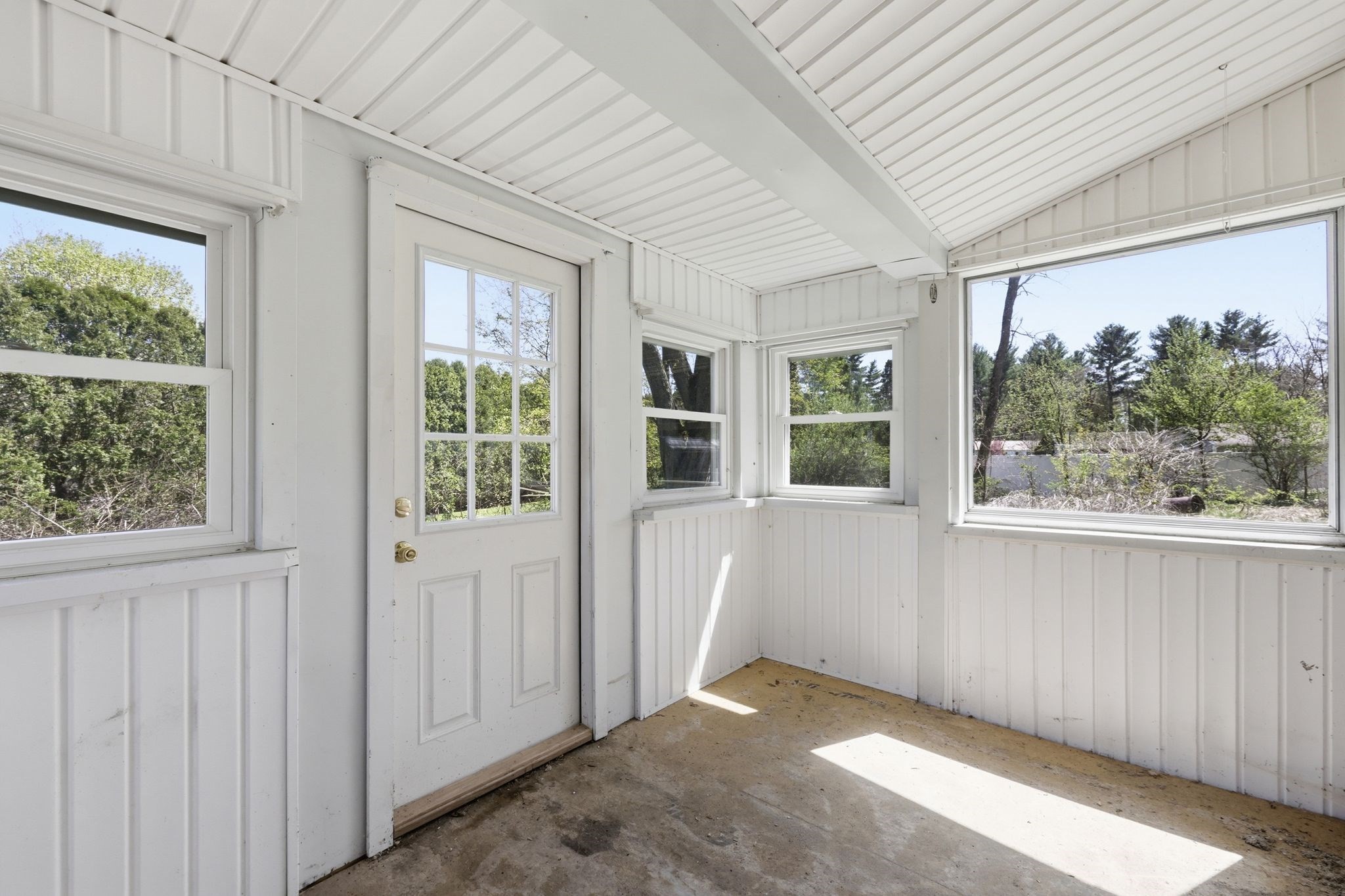 1024 Westhampton Rd Property Photo 15