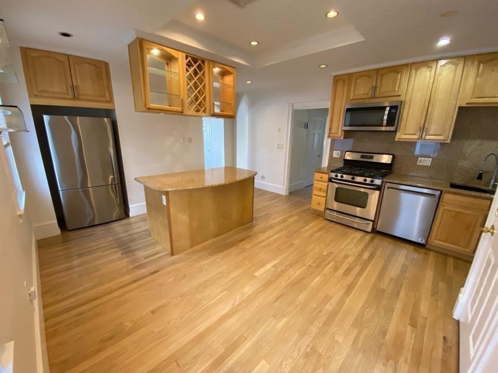 8 White Ave # 2 Property Photo 2
