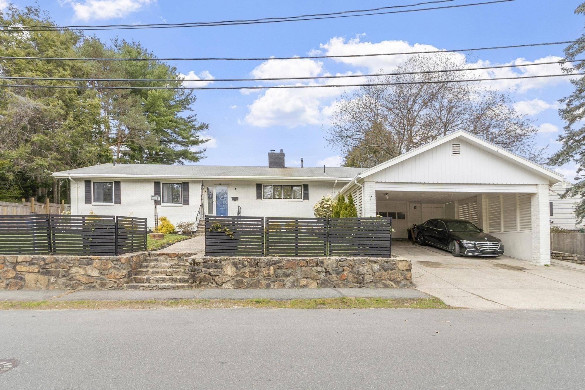 82 Cornell Rd Property Photo 3