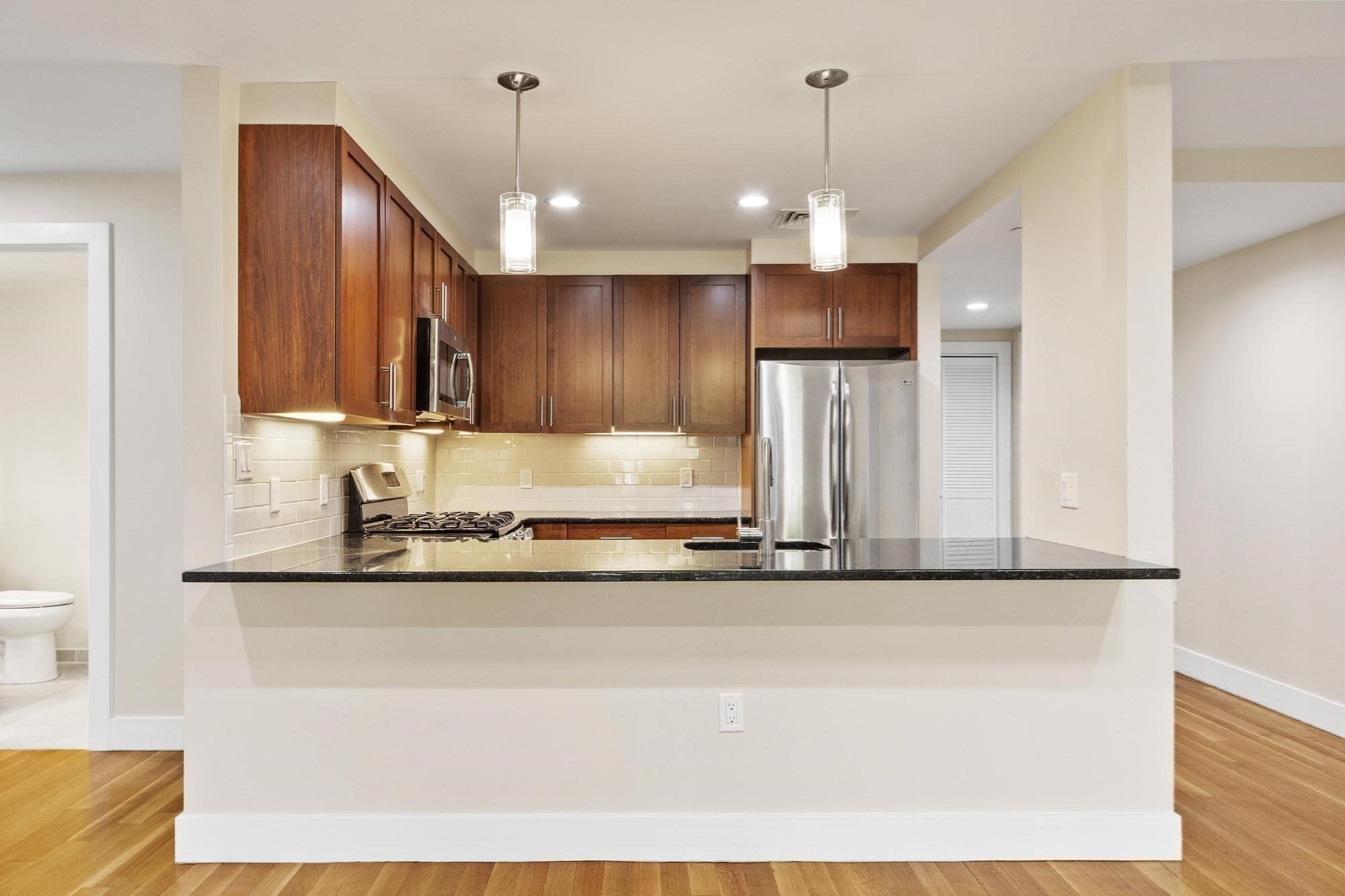 321 Hammond Pond Pkwy # 103 Property Photo 6