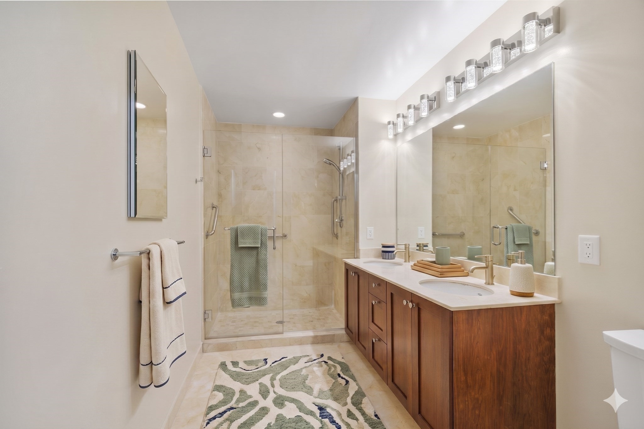 321 Hammond Pond Pkwy # 103 Property Photo 14