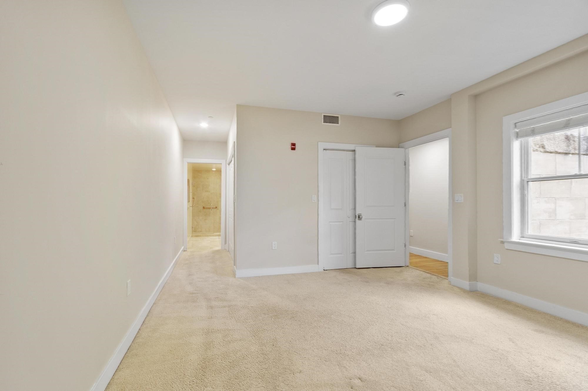 321 Hammond Pond Pkwy # 103 Property Photo 19