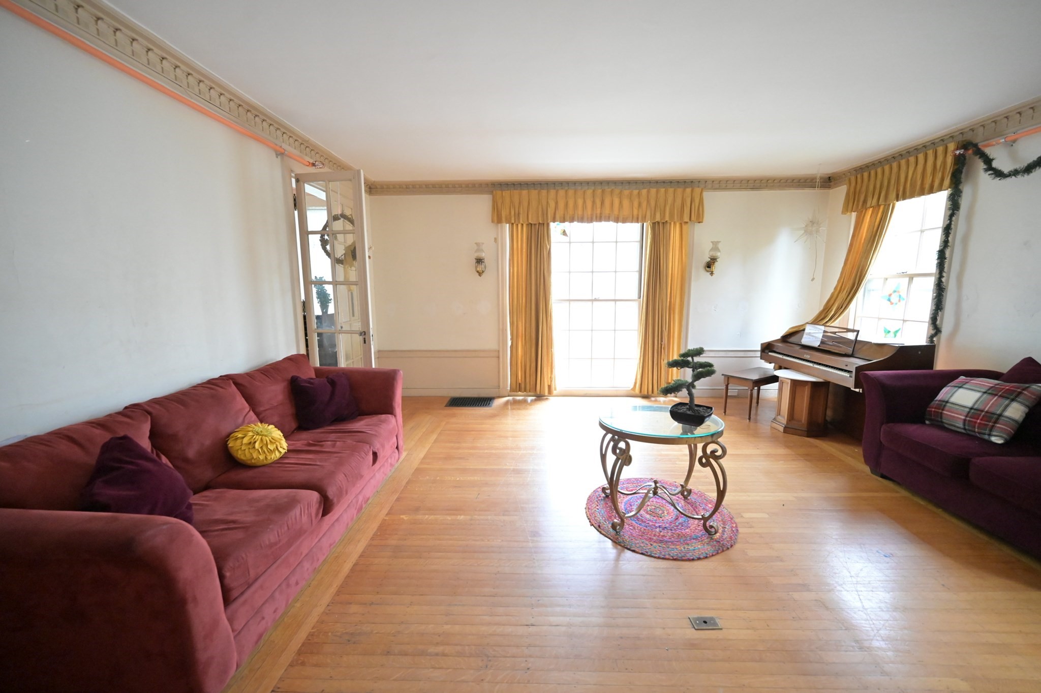 54 Nahant St Property Photo 5
