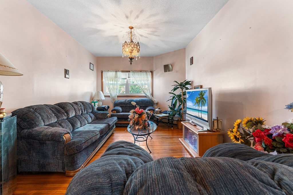 32 Rush St Property Photo 6