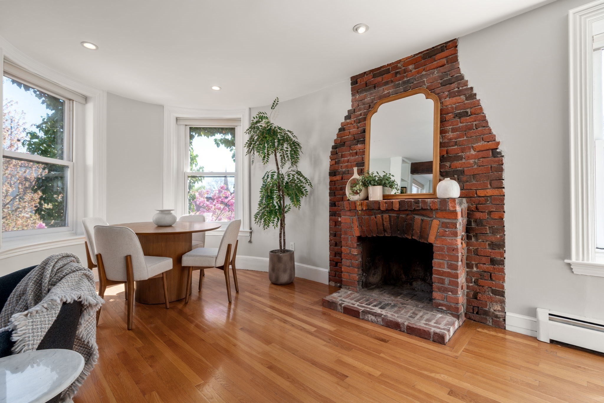 19 Albemarle St # 4 Property Photo 6