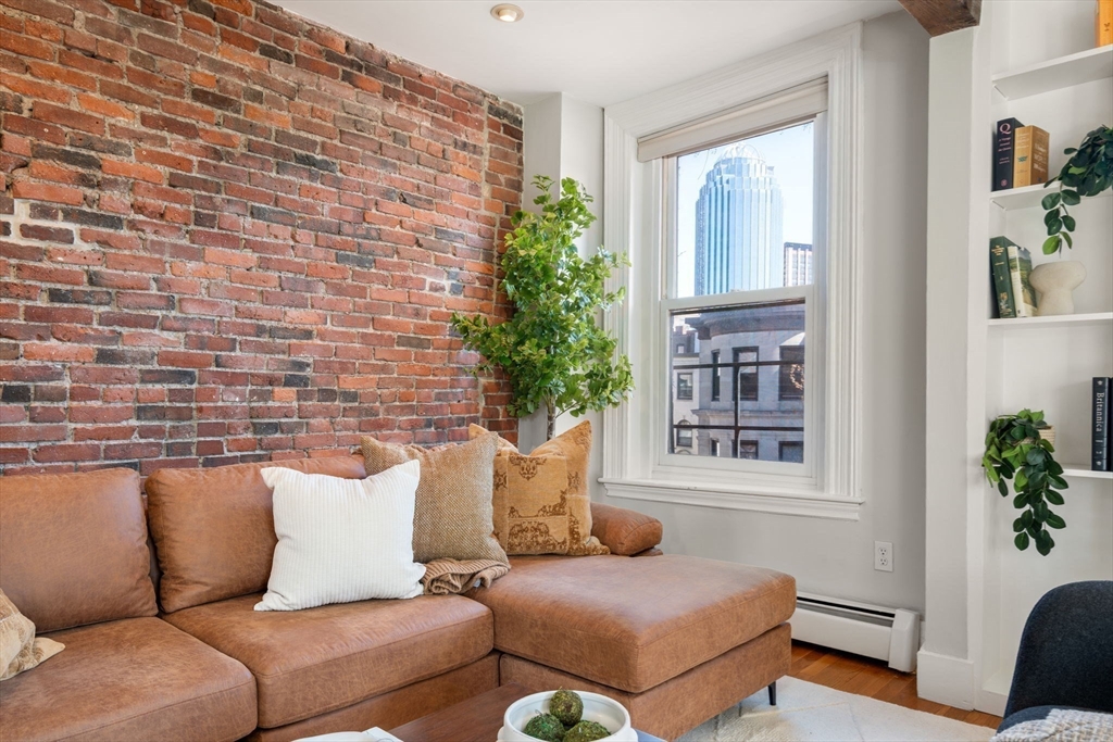 19 Albemarle St # 4 Property Photo 7